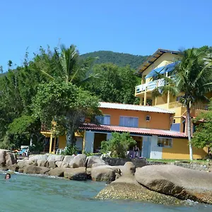 2* Pensión Prainha Da Nina